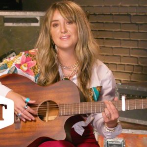 Lainey Wilson Performs “Two Story House” Acoustic | CMT